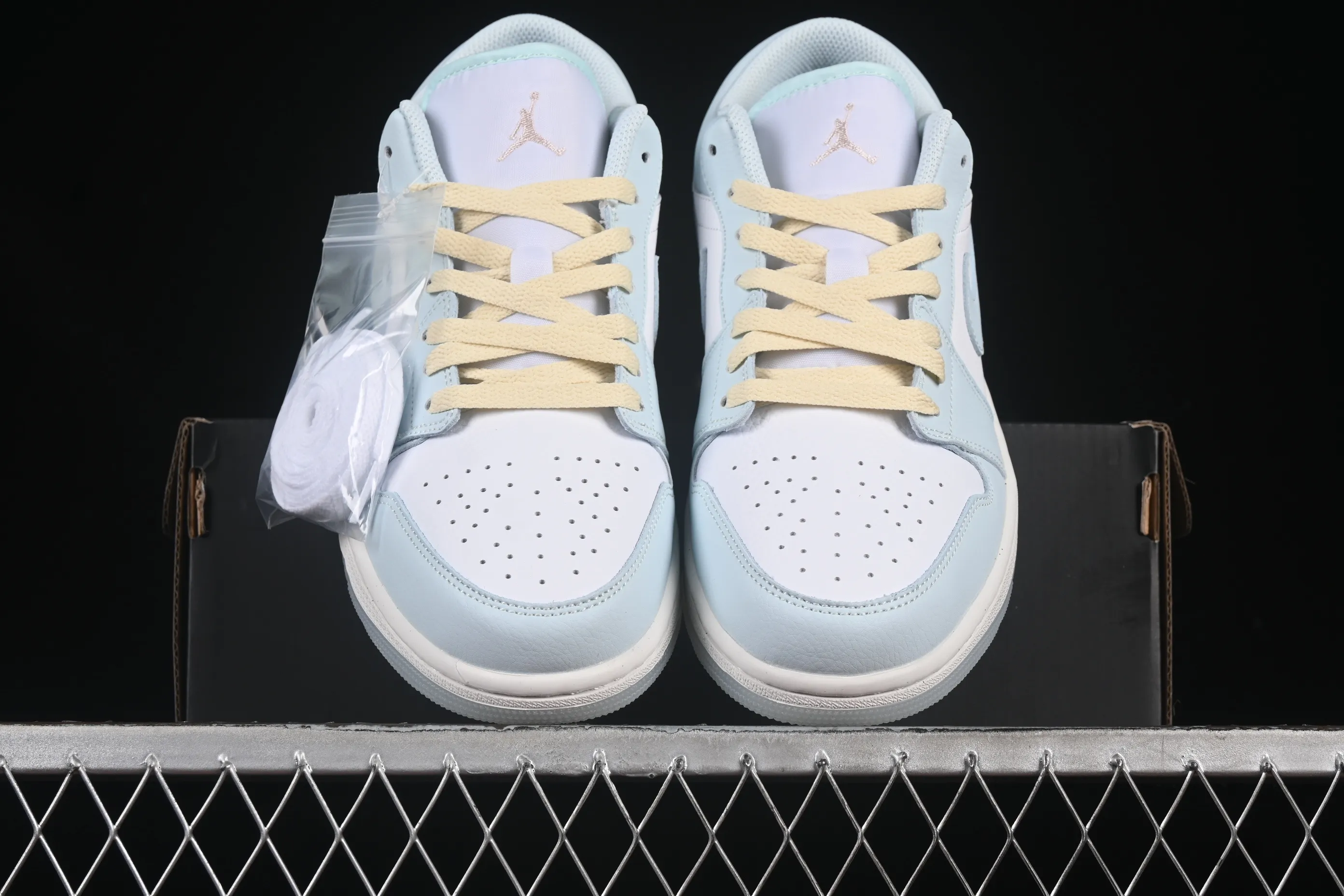 All categories Air Jordan Jordan series basketball shoes Air Jordan 1 Low Air Jordan 1 Low AJ1 Joe 1 mint blue low-top cultural and leisure sports sneakers HJ5999-400